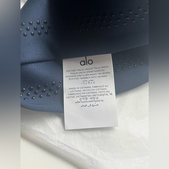 alo Airlift Headband Navy NWT - Picture 7 of 10